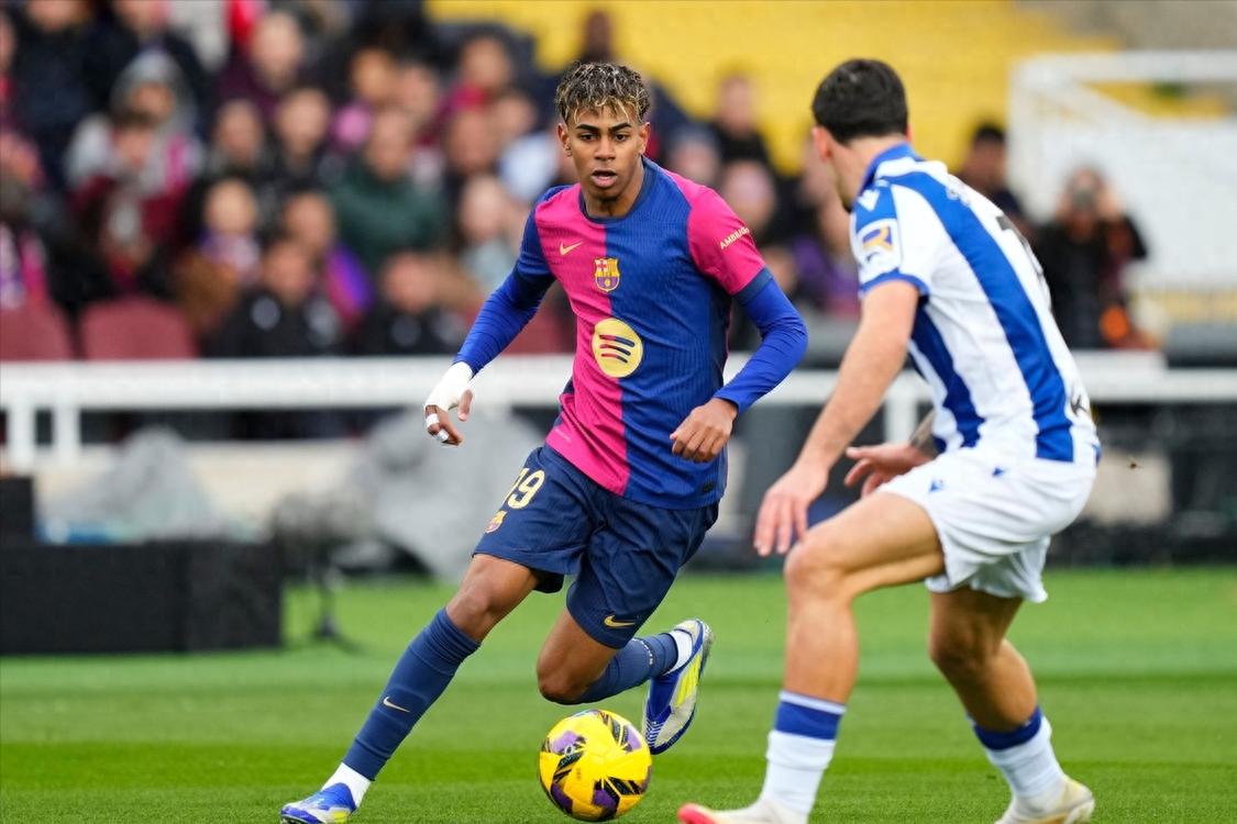 一场比赛中球员表现出色,获得当场最佳球员 一场比赛中球员表现出色,获得当场最佳球员