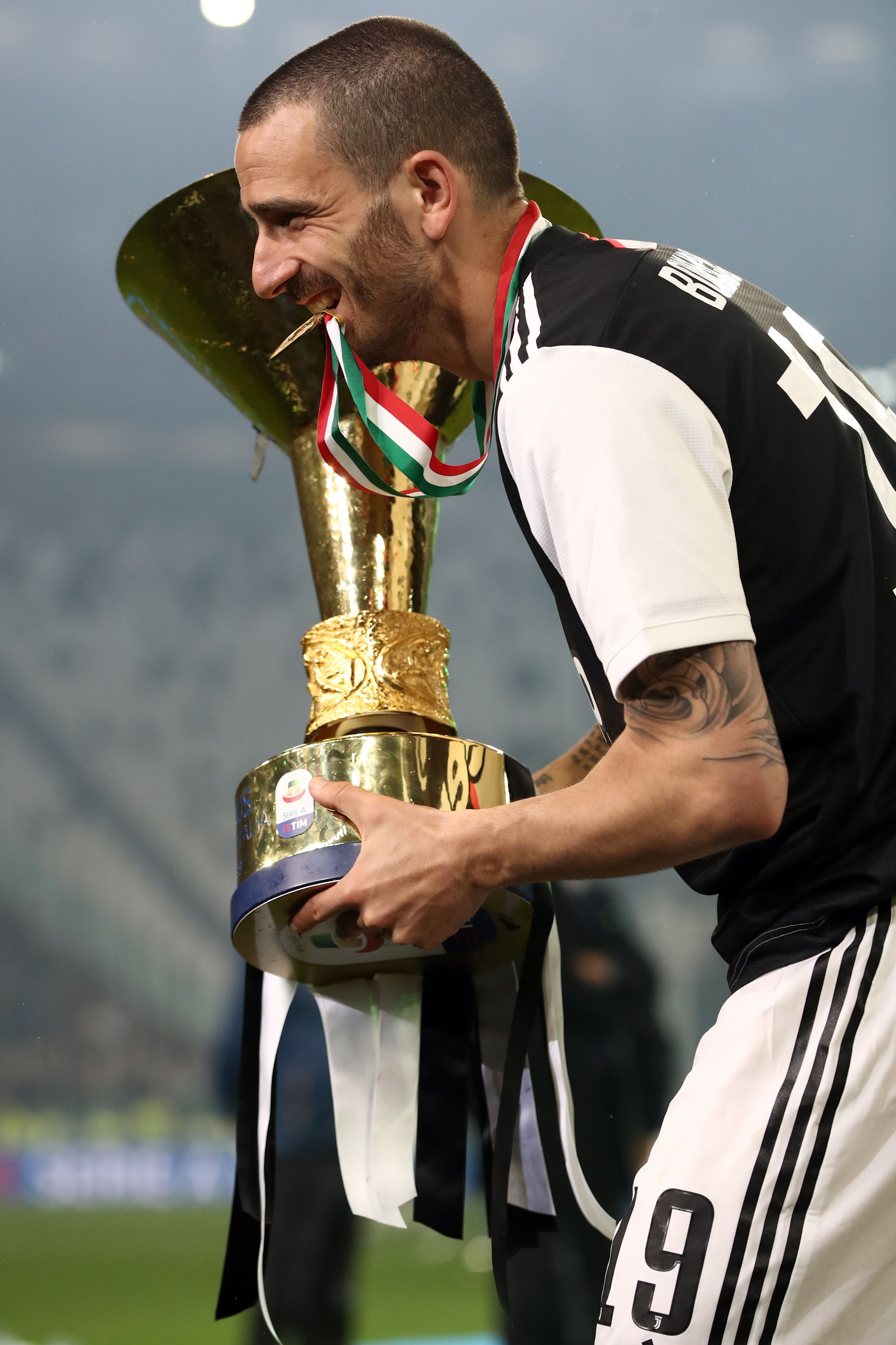 尤文图斯备战关键战役,全力冲击意甲冠军!的简单介绍 尤文图斯备战关键战役,全力冲击意甲冠军!的简单介绍