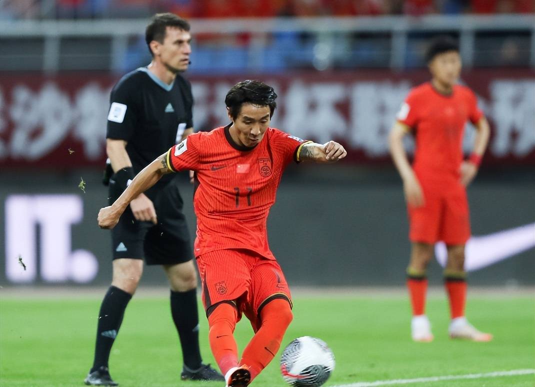 包含间歇进攻!球队进攻间歇机会抓住进球的词条 包含间歇进攻!球队进攻间歇机会抓住进球的词条