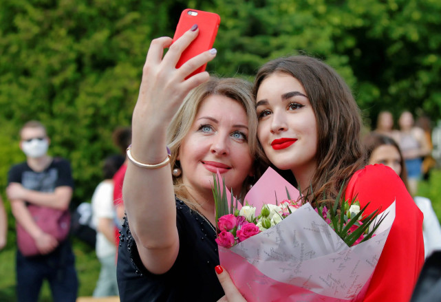 白俄罗斯球员在场上展现出色技艺赢得比赛 白俄罗斯球员在场上展现出色技艺赢得比赛