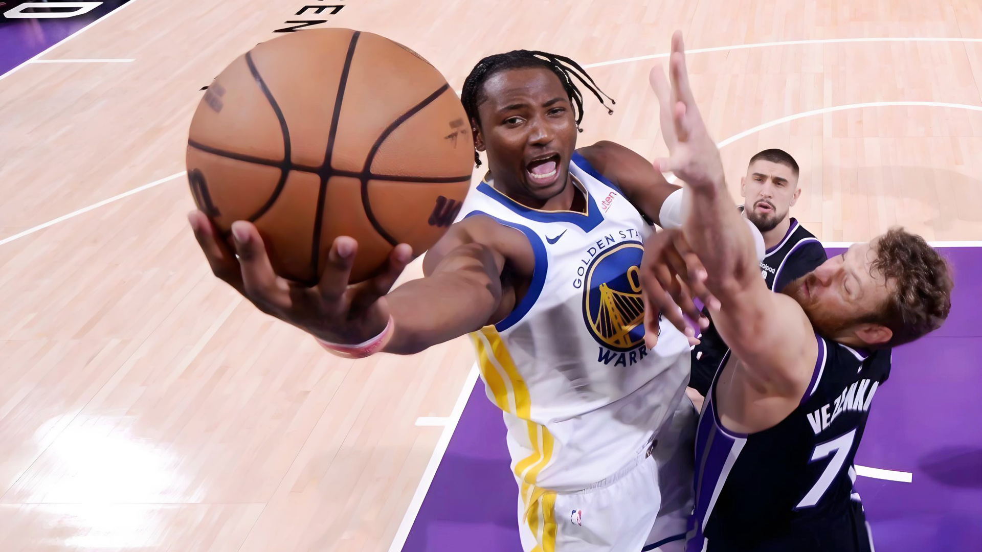 九游体育中国官网-包含勇士外线火力无怠，多人出手命中率高的词条