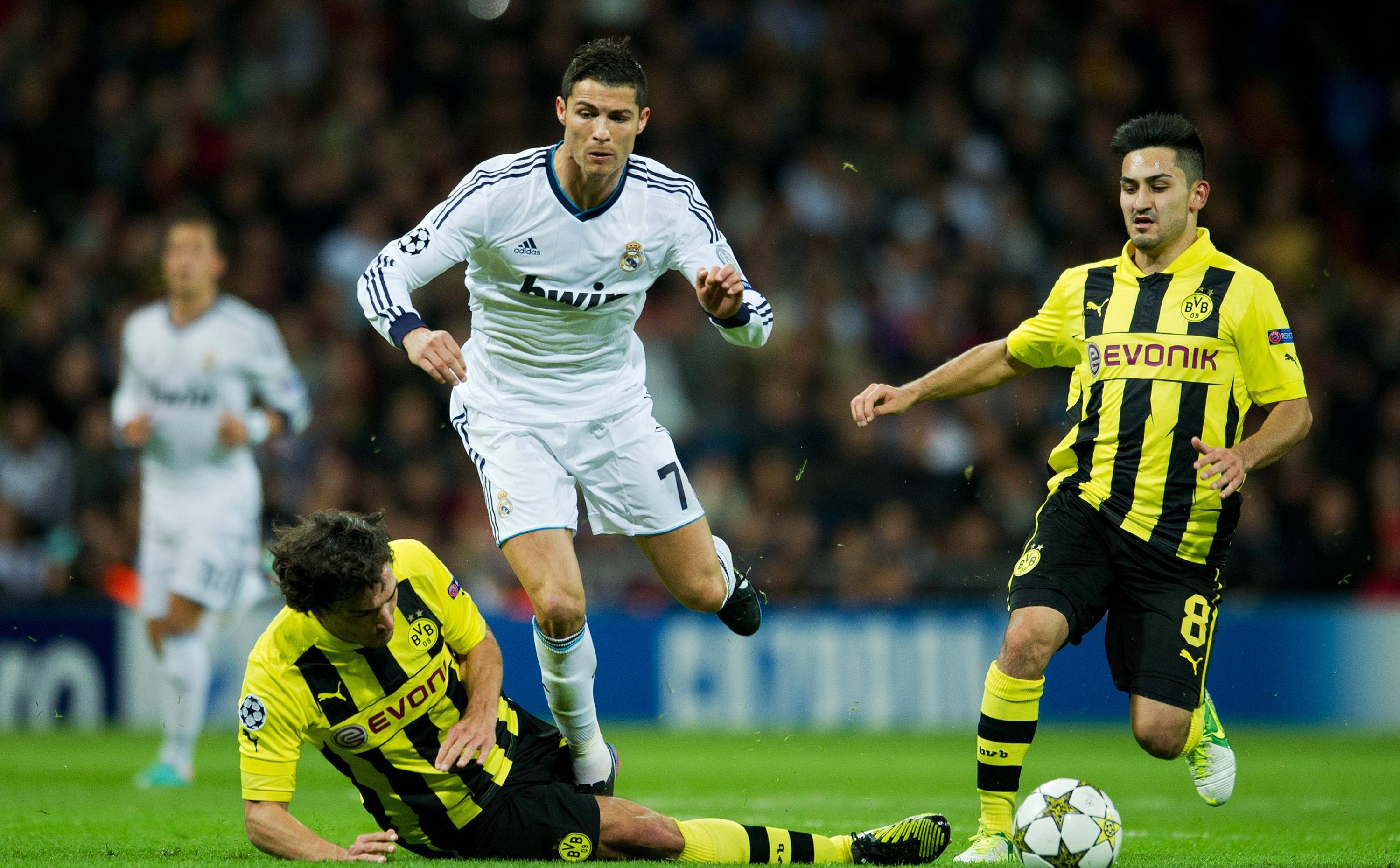 关于皇马客场憾负,C罗联赛连续进球乌龙令人唏嘘的信息 关于皇马客场憾负,C罗联赛连续进球乌龙令人唏嘘的信息