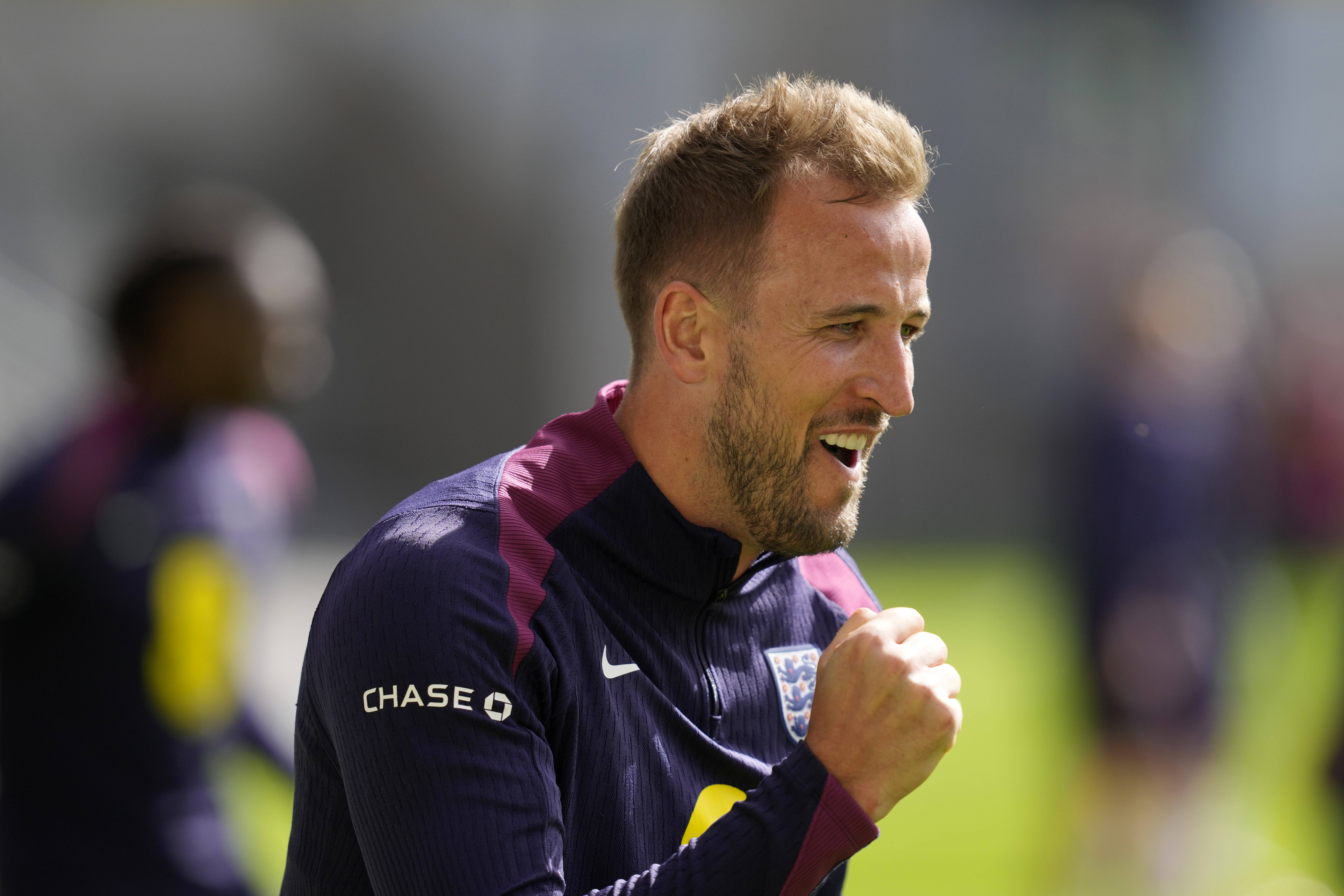 英格兰队实力抢眼,豪取连胜 英格兰队实力抢眼,豪取连胜