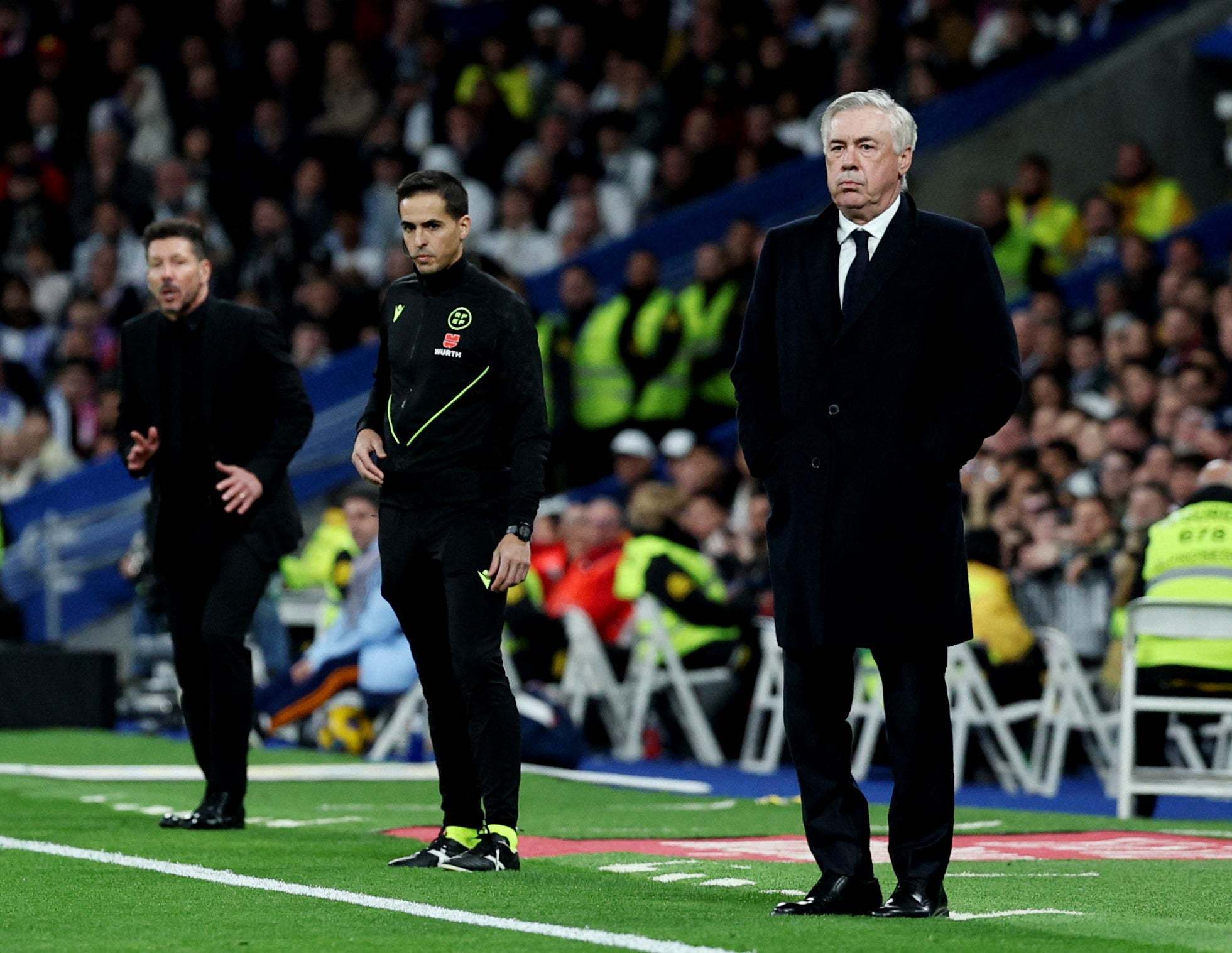 九游体育中国官网-皇家马德里主帅战术失误,球队遭遇连败的简单介绍