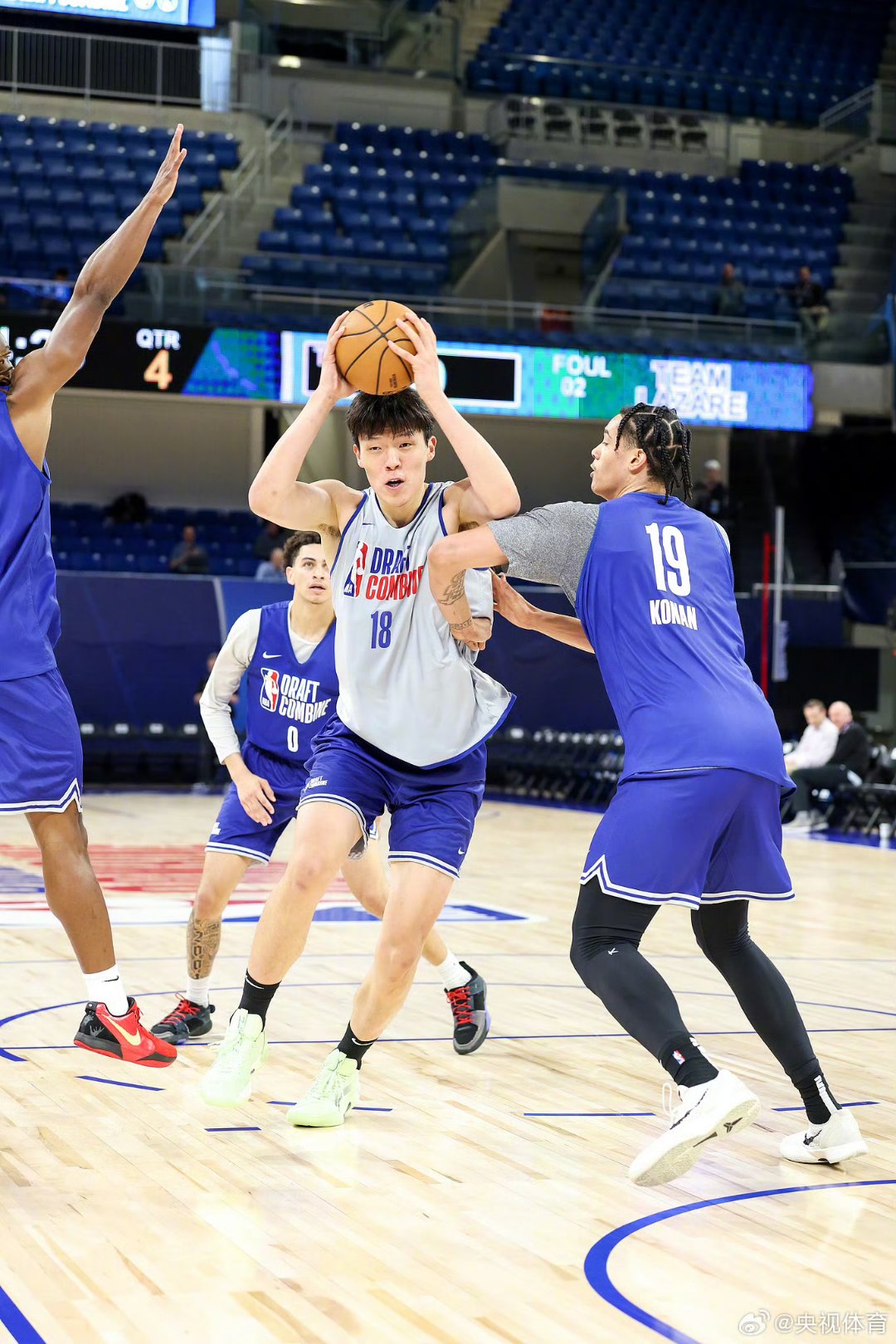 竞技体操运动员试训篮球，展现全面运动能力的简单介绍