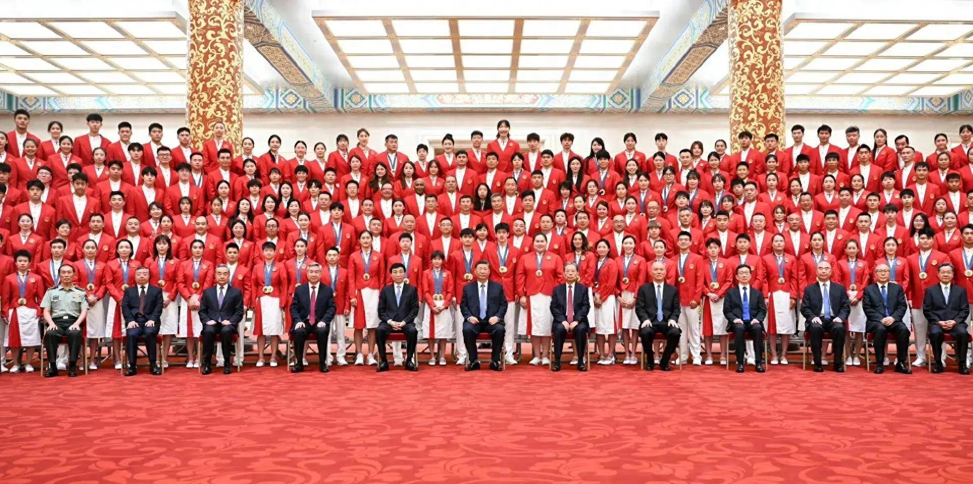 中国代表团壮举频出，市民热情助威