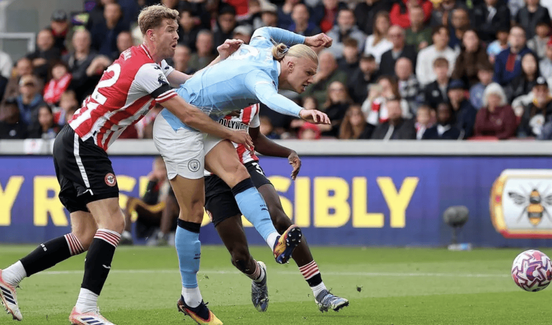 包含曼城门将神勇扑出点球,助球队保持不败的词条 包含曼城门将神勇扑出点球,助球队保持不败的词条